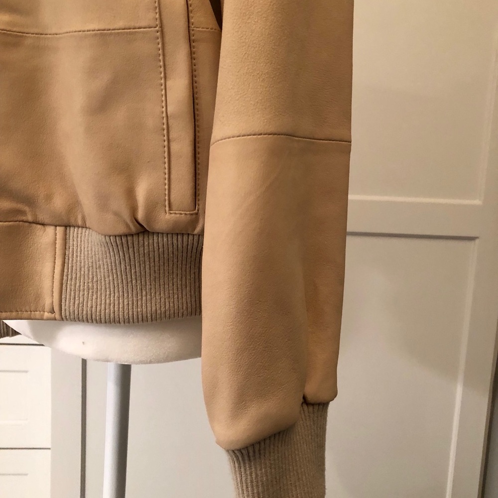 🎉HOST PICK!🎉Vince tan leather bomber jacket - Picture 3 of 8